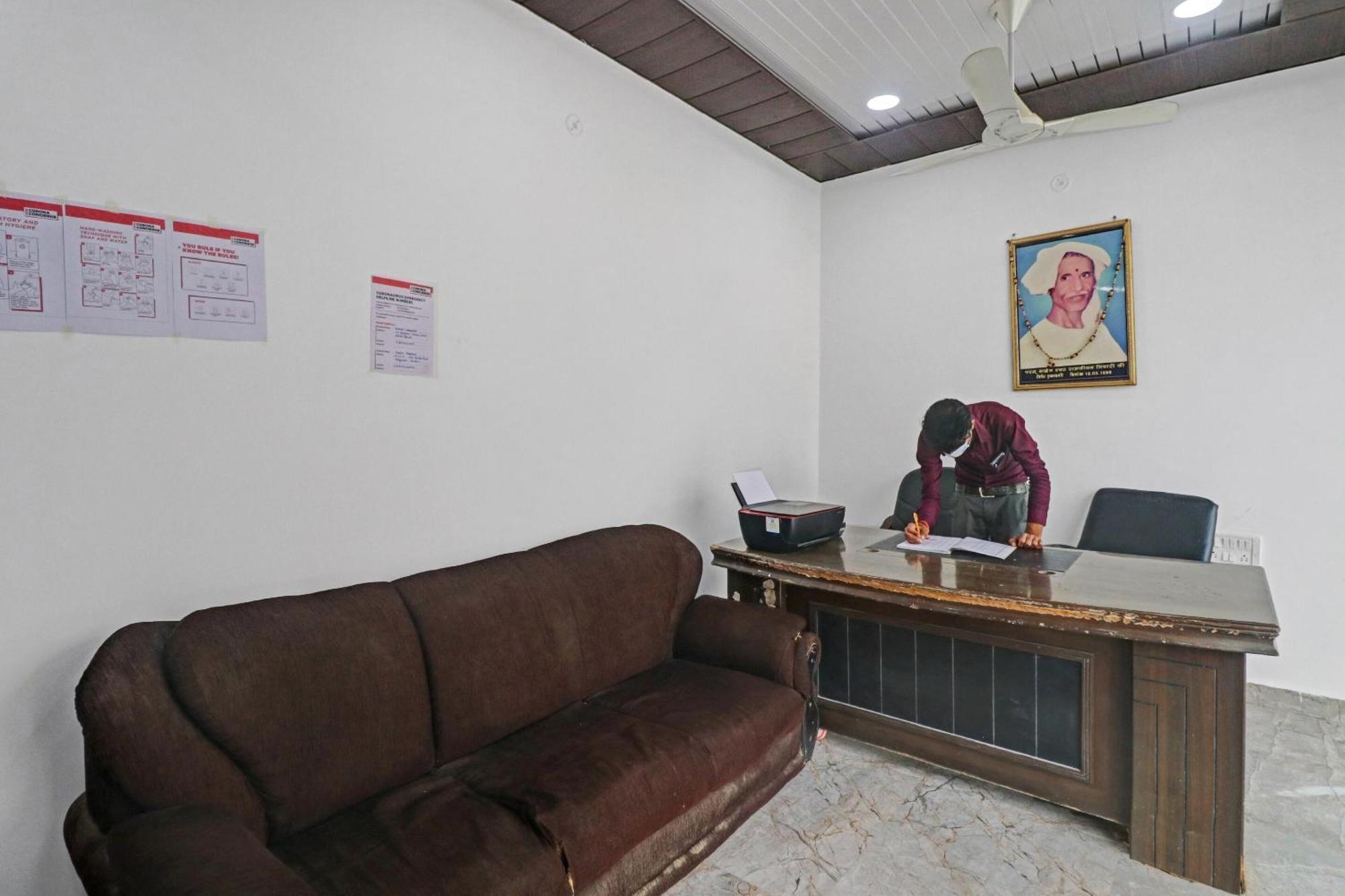 קאנפור Hotel O Paras Palace מראה חיצוני תמונה